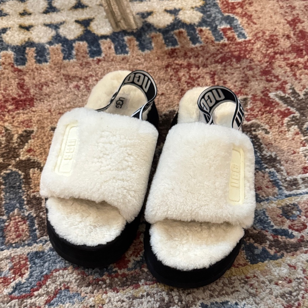 UGG Women's Fluffy Cream and Black Slippers